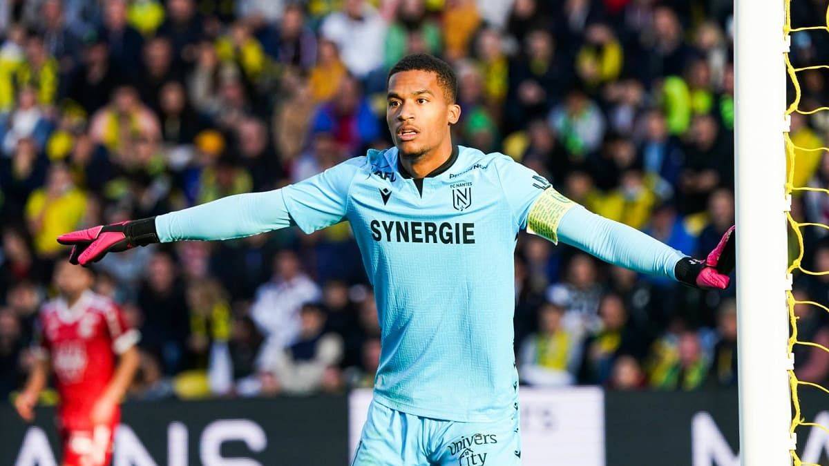 Alban Lafont 