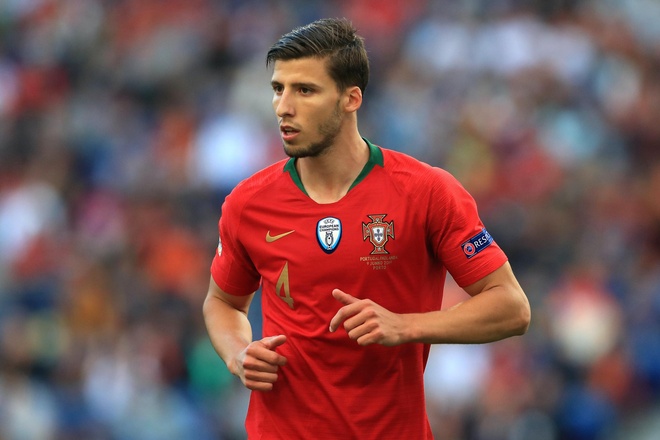 Trung vệ Ruben Dias